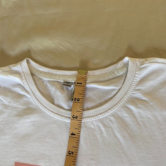 White t-shirt with cute kitty graphic - Picture 8 of 14